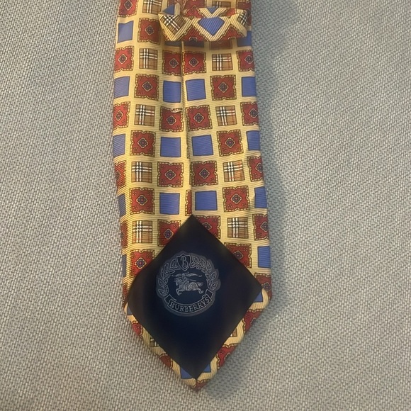 Vintage Burberry’s s Printed Nova Plaid Silk Tie - Picture 8 of 10